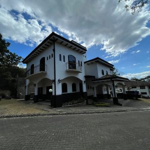 Casa en Ciudad Colon